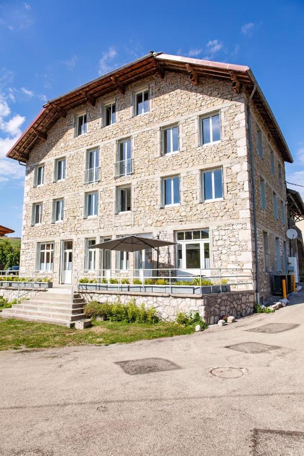 La Batisse L'Arbre Beige Apartment Le Petit-Abergement Exterior photo